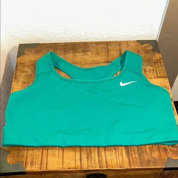 Nike Green Sports Bra - Picture 1 of 4